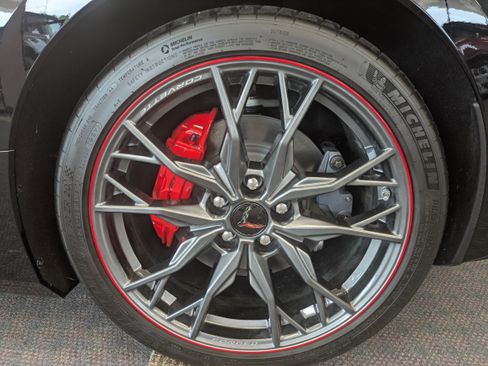 Used 2025 Chevrolet Corvette Stingray Coupe w/ 1LT image 9