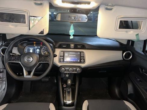 Used 2020 Nissan Versa SV image 7