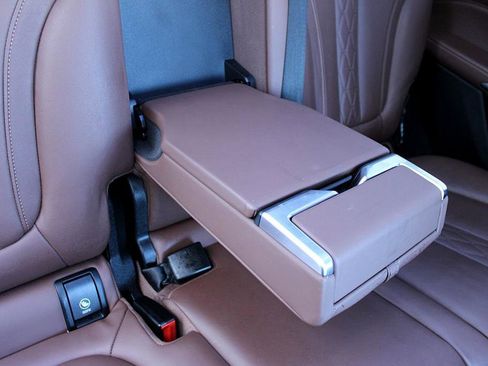 Used 2019 BMW X7 xDrive50i w/ M Sport Package image 31