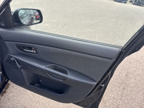 Used 2007 MAZDA MAZDA3 i Sport FWD image 24