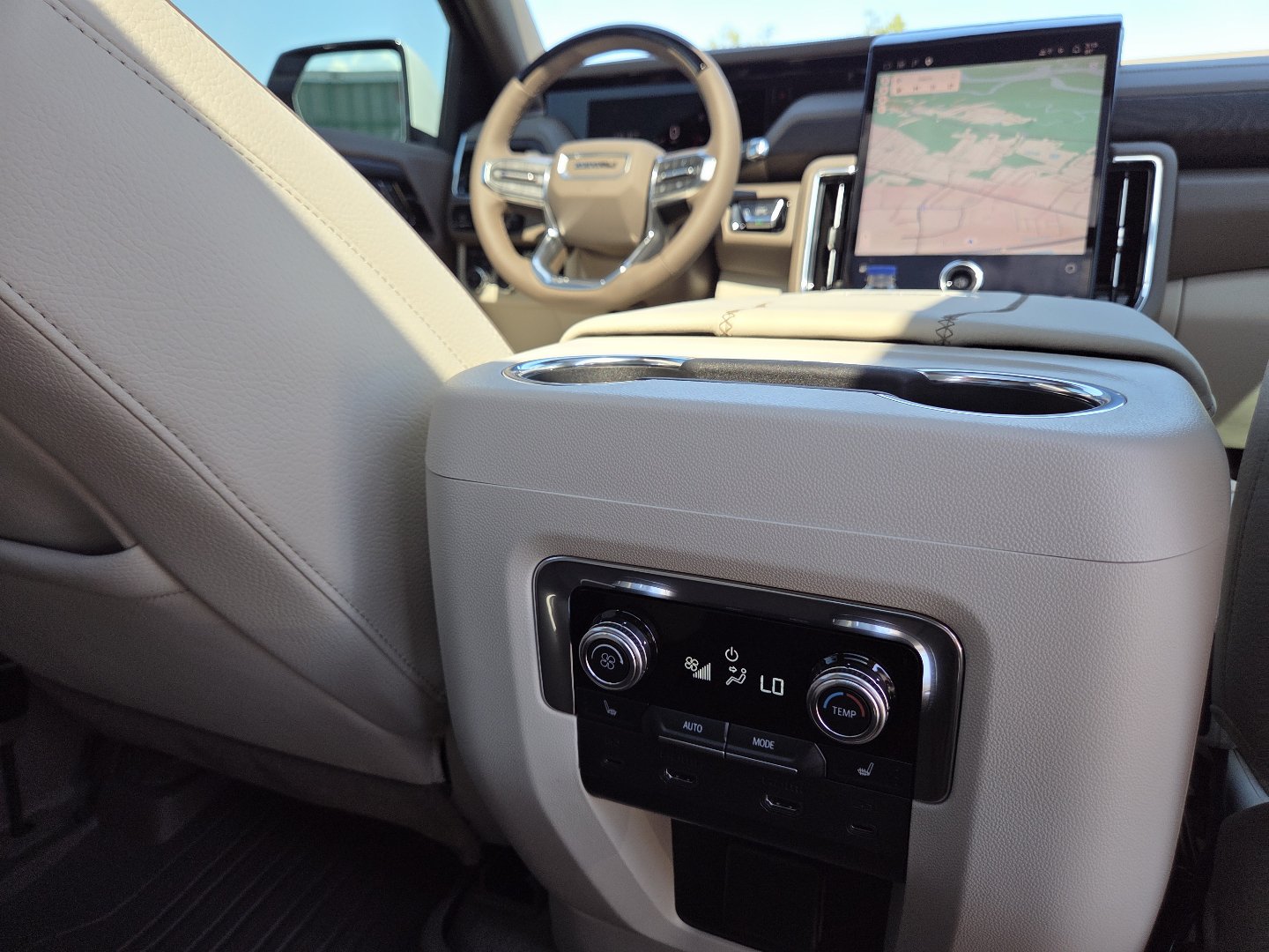 New 2026 GMC Yukon Denali w/ Denali Reserve Package AWD/4WD image 30