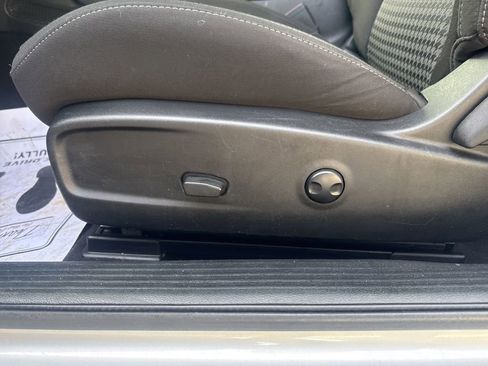 Used 2022 Dodge Challenger GT image 12