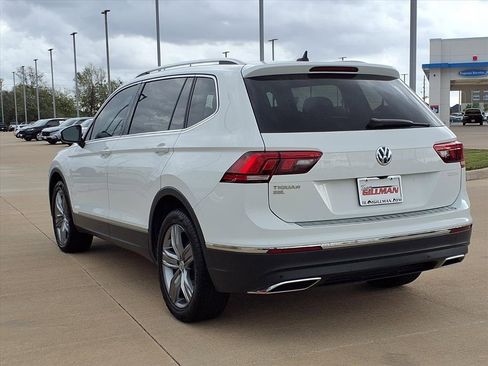 Used 2021 Volkswagen Tiguan SEL image 2
