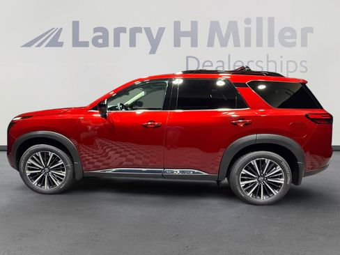 New 2026 Nissan Pathfinder Platinum AWD/4WD image 2