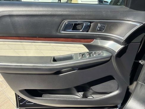 Used 2018 Ford Explorer Platinum image 9