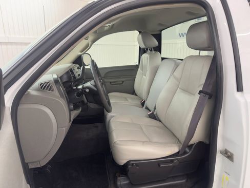 Used 2011 Chevrolet Silverado 1500 W/T image 9