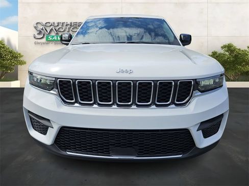 New 2024 Jeep Grand Cherokee Laredo X w/ Luxury Tech Group I RWD image 8