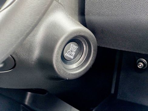 Used 2025 RAM ProMaster 2500 w/ Convenience Group image 37