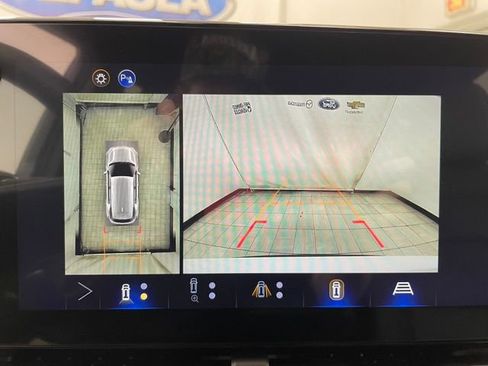 New 2026 Chevrolet Equinox LT w/ Convenience Package II AWD/4WD image 5