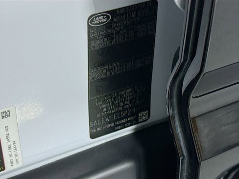 Used 2023 Land Rover Defender 110 V8 AWD/4WD image 35