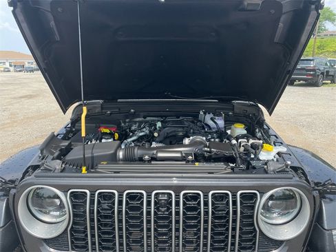 New 2025 Jeep Wrangler Sahara image 27