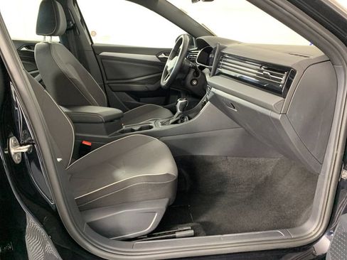 Used 2025 Volkswagen Jetta Sport FWD image 38
