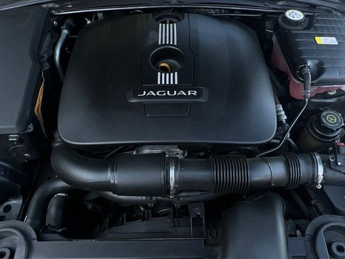 Used 2015 Jaguar XF Premium RWD image 9