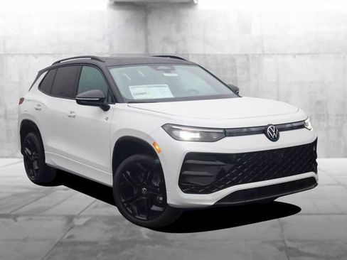 New 2026 Volkswagen Tiguan SE R-Line image 2