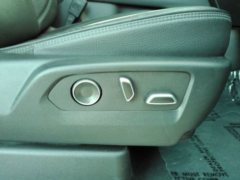 Used 2024 GMC Yukon Denali image 24