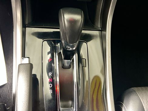 Used 2017 Honda Accord Sport image 24