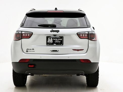 Used 2024 Jeep Compass Trailhawk image 7