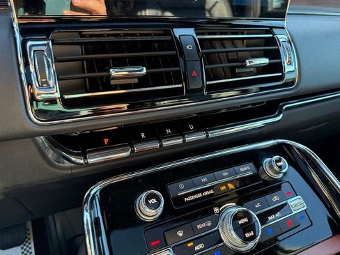 Used 2022 Lincoln Navigator Reserve w/ Equipment Group 201A image 35