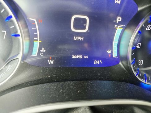 Used 2025 Chrysler Pacifica Select FWD image 23