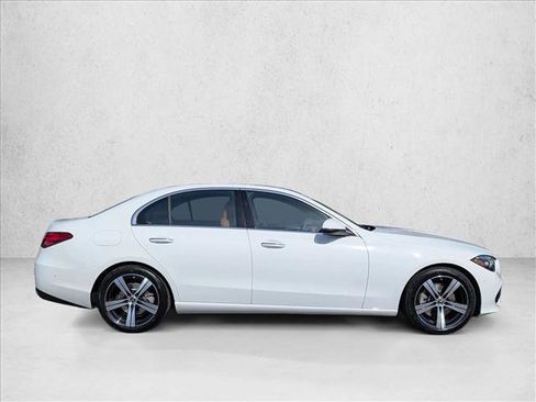Used 2025 Mercedes-Benz C 300 4MATIC Sedan image 4
