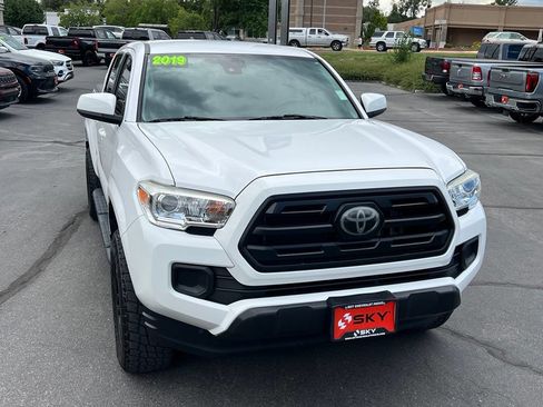 Used 2019 Toyota Tacoma SR w/ SR Convenience Package RWD image 5
