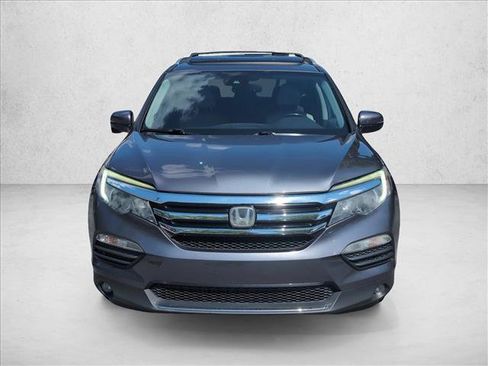 Used 2017 Honda Pilot Touring image 2