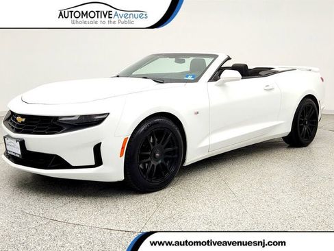 Used 2020 Chevrolet Camaro LT RWD image 1