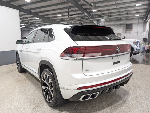 Used 2026 Volkswagen Atlas Cross Sport SEL Premium R-Line AWD/4WD image 5