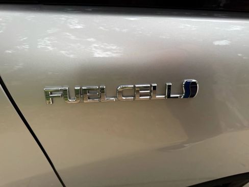 Used 2018 Toyota Mirai image 9