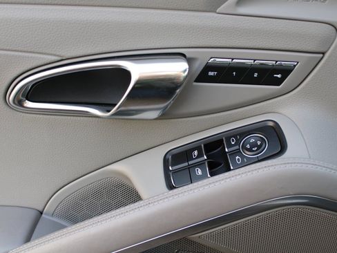 Used 2015 Porsche Cayman image 31