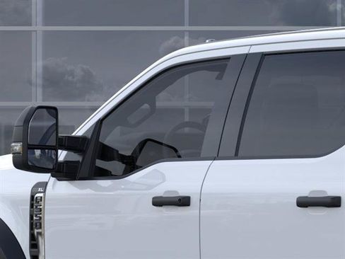 New 2026 Ford F550 4x4 Crew Cab image 20