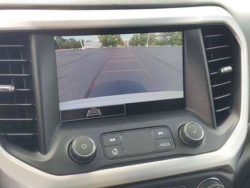 Used 2020 GMC Acadia SLE w/ Driver Convenience Package FWD image 16