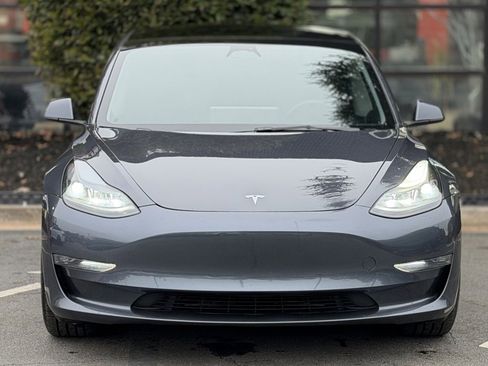 Used 2023 Tesla Model 3 Performance image 3