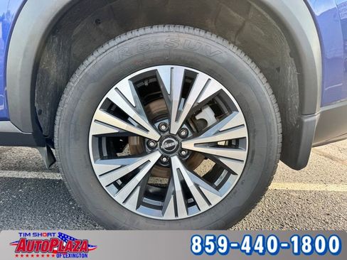 Used 2023 Nissan Rogue SV AWD/4WD image 18
