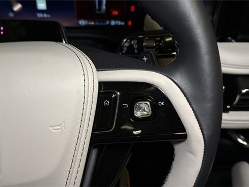 New 2026 Lincoln Aviator AWD image 30