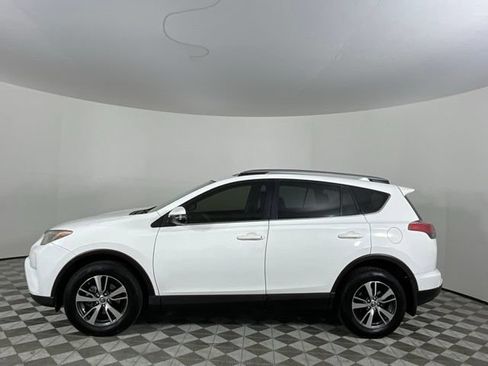 Used 2017 Toyota RAV4 XLE FWD image 8