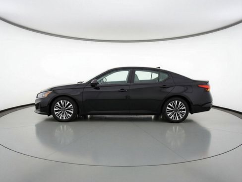 Used 2025 Nissan Altima 2.5 SV FWD image 5
