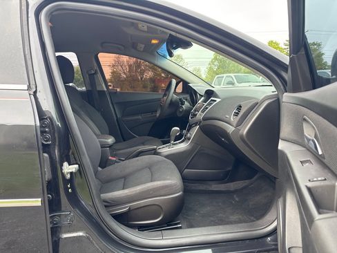Used 2015 Chevrolet Cruze LT FWD image 12