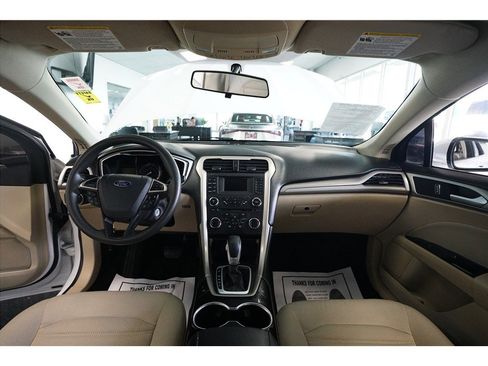 Used 2016 Ford Fusion SE image 13