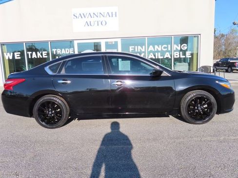 Used 2018 Nissan Altima 2.5 SV image 2