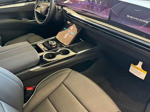 New 2026 Cadillac Escalade Sport AWD/4WD image 18