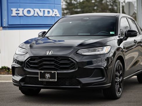 Used 2024 Honda HR-V Sport image 2