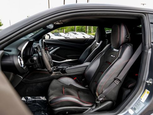 Used 2019 Chevrolet Camaro ZL1 RWD image 37