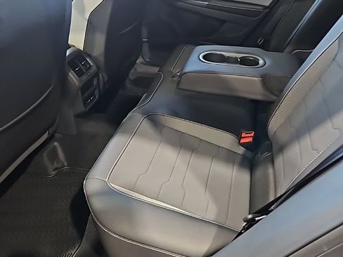New 2026 Volkswagen Taos SE AWD/4WD image 21