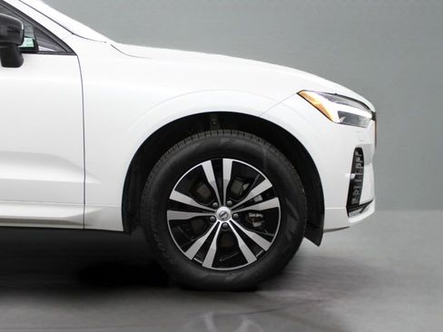 Certified 2025 Volvo XC60 B5 Core image 75