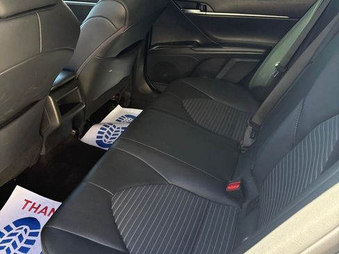 Used 2023 Toyota Camry SE image 11