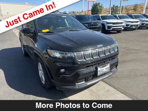 Used 2022 Jeep Compass Latitude FWD image 8