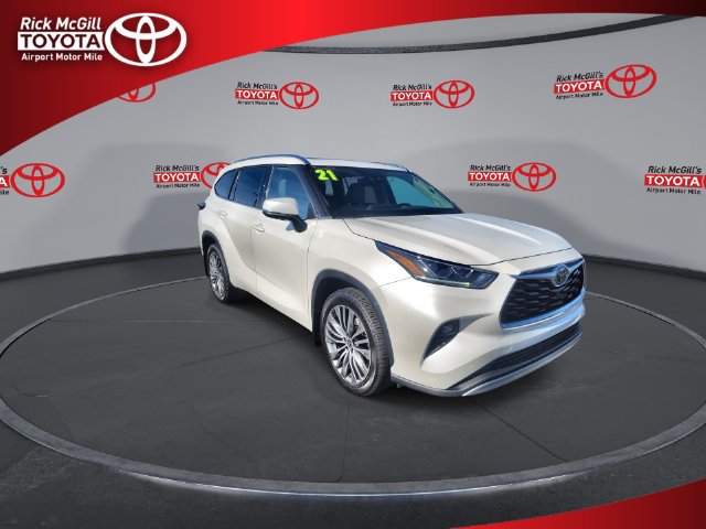 Used 2021 Toyota Highlander Platinum AWD/4WD image 2