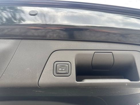 Used 2023 Buick Envision Essence AWD/4WD image 18