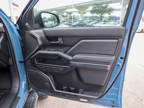 Used 2025 Toyota 4Runner TRD Off-Road Premium image 39